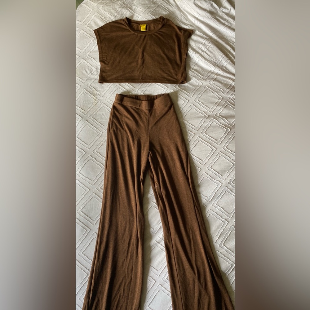 Brown cropped matching set